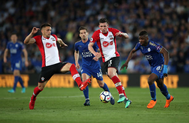 中的两名队 中的两名队