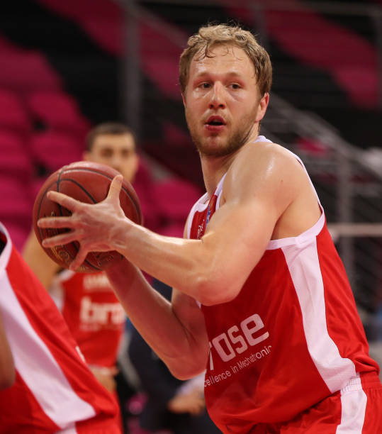 说到足球比 说到足球比